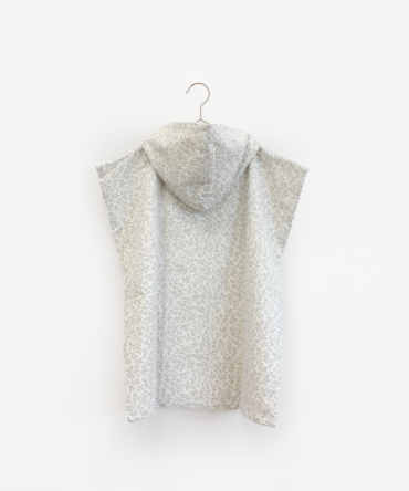 PONCHO FOLHINHAS