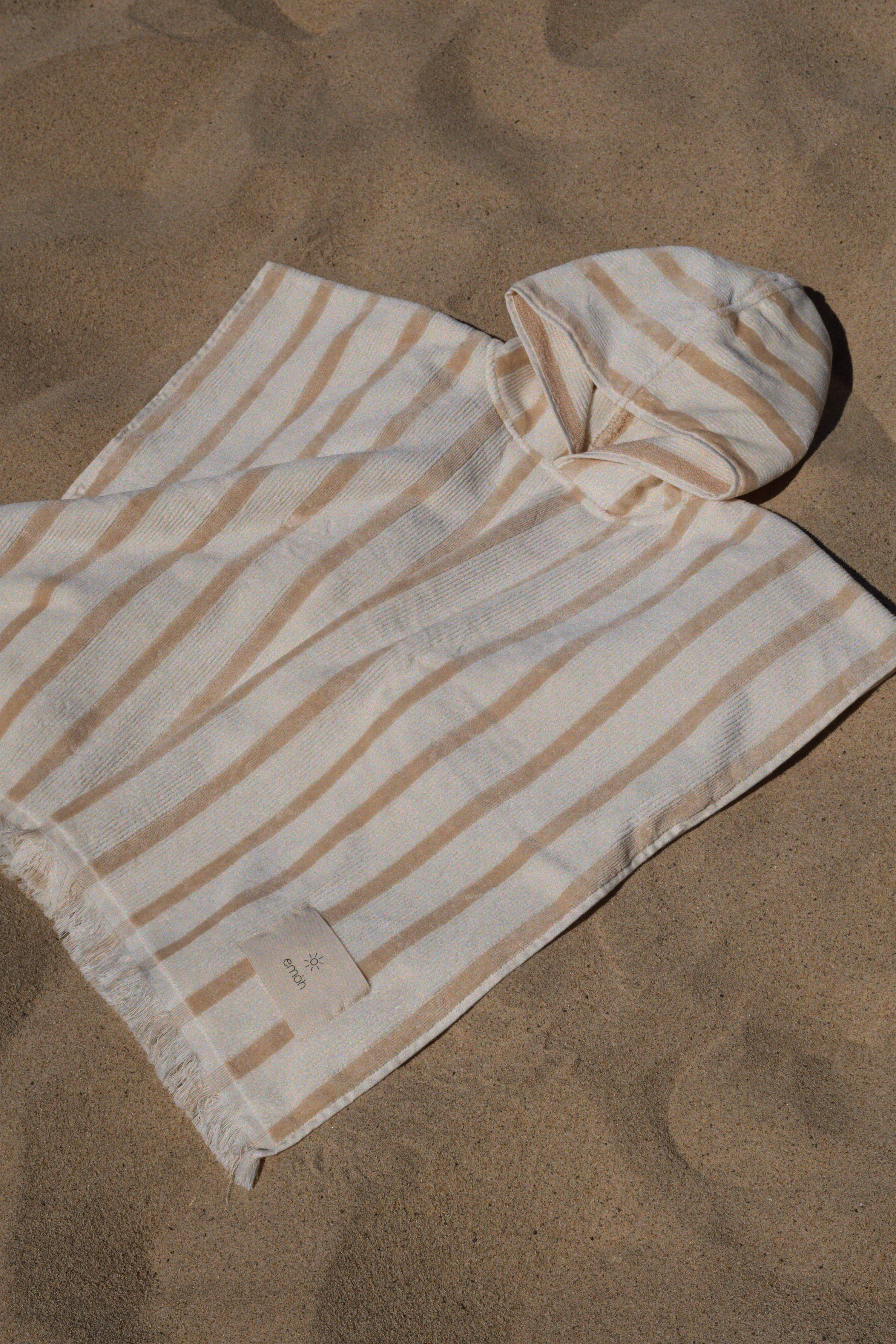 PONCHO PRAIA RISCAS BEGE - Image 3