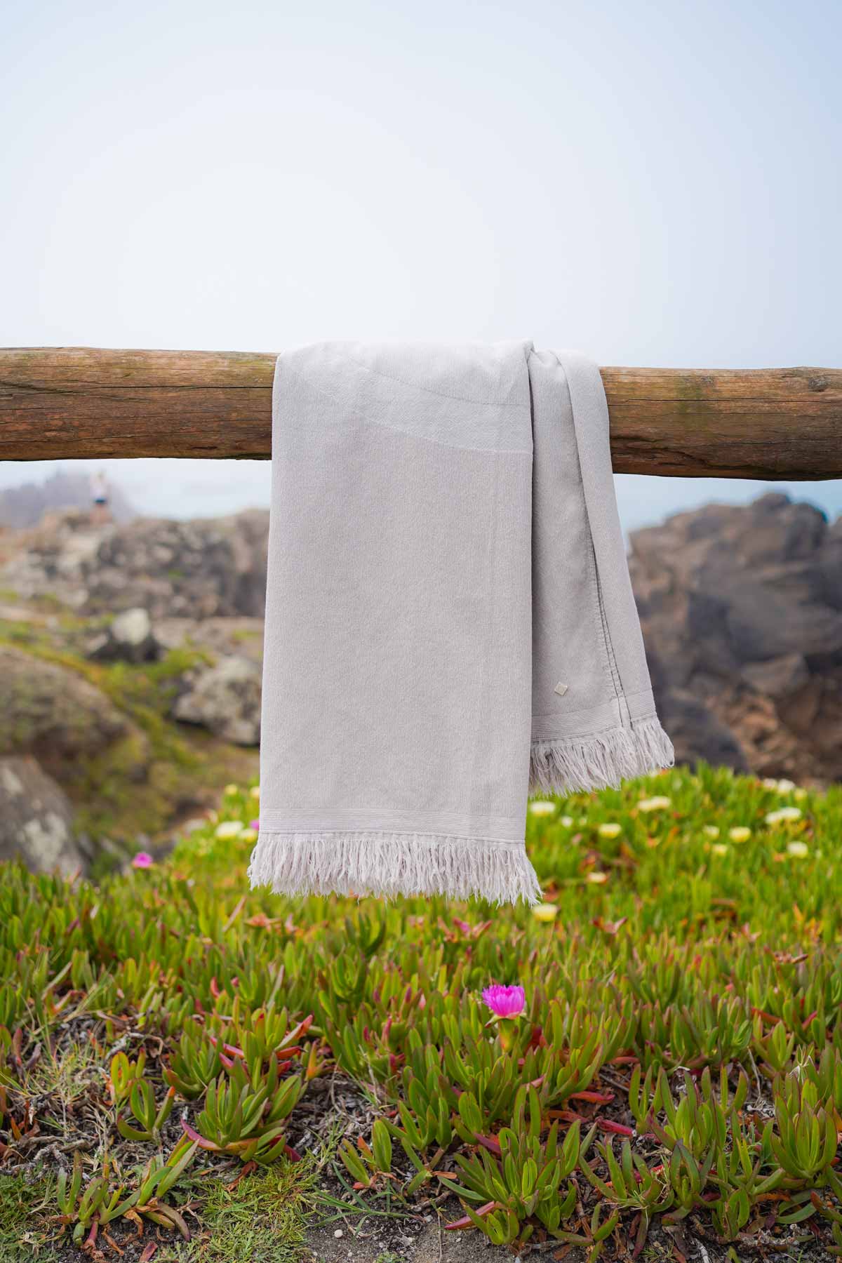 TOALHA DE PRAIA ESSENTIAL - CINZA