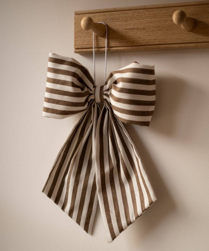 LAÇO DECORATIVO DE NATAL - Riscas castanhas